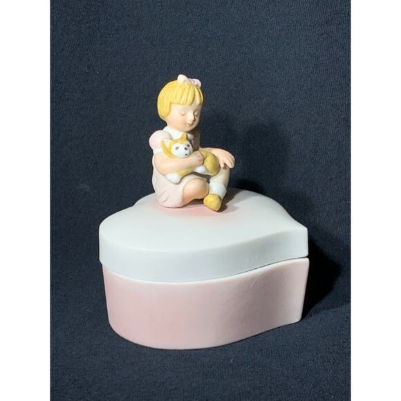 Porcelain Heart Shape Trinket Box with Girl with Cat - Picture 6 of 9